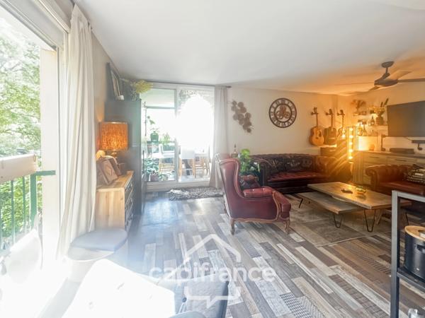 Appartement à vendre 4 pièces LA SEYNE SUR MER (83), grand T4 de 81m2 - Loggia - Garage et Cave.