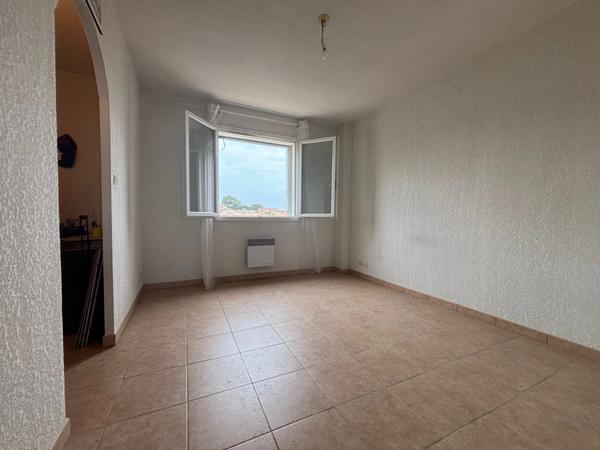 MEZE (34) A VENDRE MAISON P5, SURFACE 120 M2, TERRAIN 330 M2, SECTEUR CALME, PROCHE MER