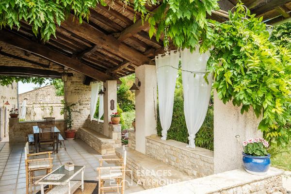 Propriété de charme avec jardin et piscine