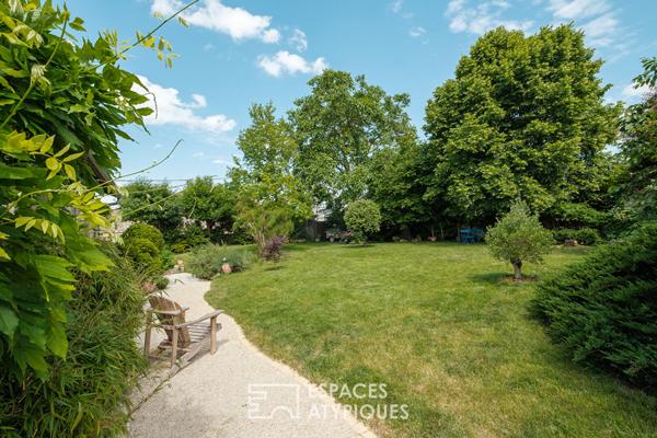 Propriété de charme avec jardin et piscine