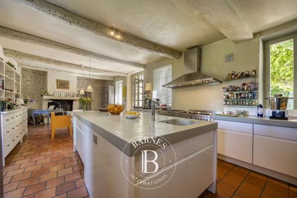 Malaucène, Propriété 10 Chambres -  540 m² à vendre