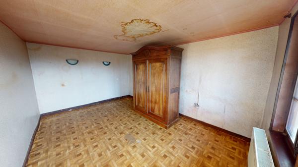 Charmante maison de plain-pied sur grand terrain arboré de 2000 m², à 8 minutes des Arcades de Louhans, 20 minutes de Tournus.