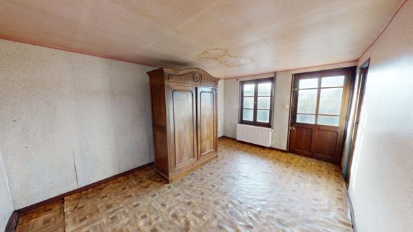 Charmante maison de plain-pied sur grand terrain arboré de 2000 m², à 8 minutes des Arcades de Louhans, 20 minutes de Tournus.