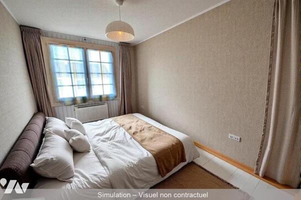 Maison de ville à proximité des commerces et des services
Fenêtres PVC double vitrage avec vol...