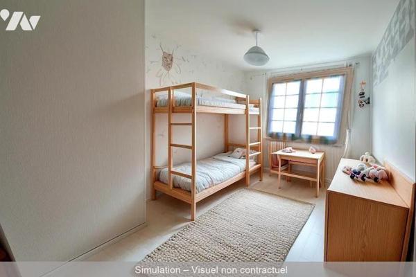 Maison de ville à proximité des commerces et des services
Fenêtres PVC double vitrage avec vol...