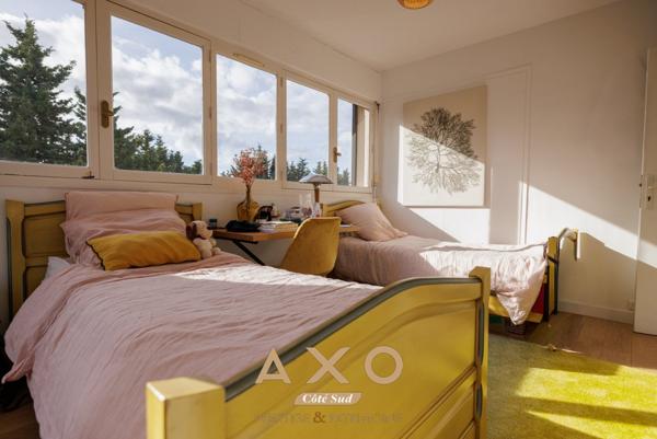 AIX EN PROVENCE - APPARTEMENT - T4 - 100 M2 - 3 TERRASSES - CAVE -  580 000 