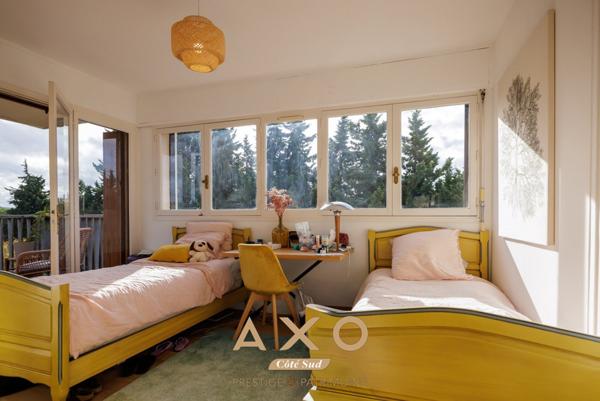 AIX EN PROVENCE - APPARTEMENT - T4 - 100 M2 - 3 TERRASSES - CAVE -  580 000 