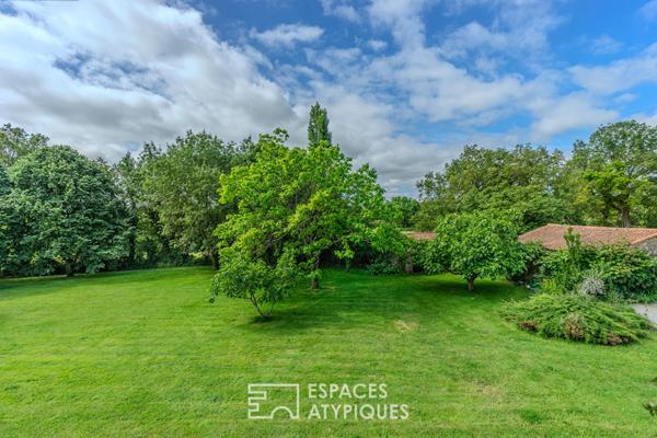 Authenticité et calme : superbe longère dans un cadre verdoyant