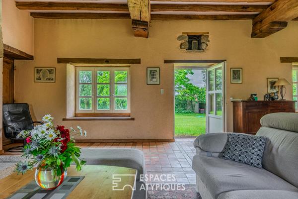 Authenticité et calme : superbe longère dans un cadre verdoyant