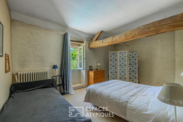 Authenticité et calme : superbe longère dans un cadre verdoyant