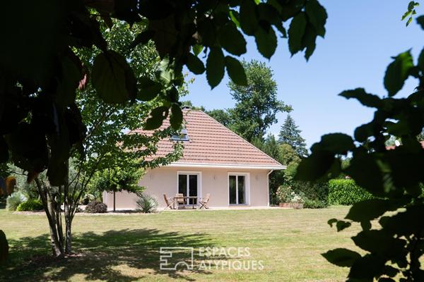 Élégante maison familiale rénovée avec jardin arboré et volumes généreux