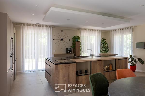 Élégante maison familiale rénovée avec jardin arboré et volumes généreux