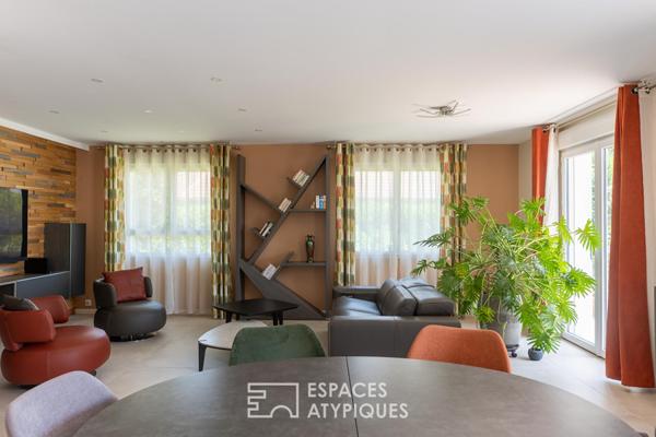 Élégante maison familiale rénovée avec jardin arboré et volumes généreux