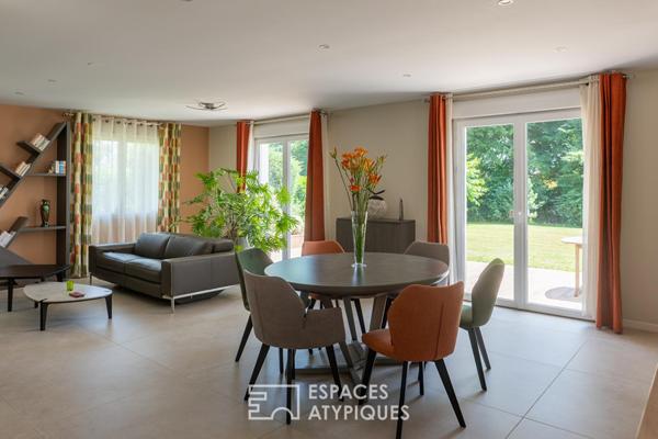 Élégante maison familiale rénovée avec jardin arboré et volumes généreux