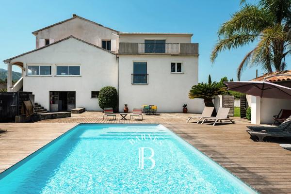 Bastia, Villa 4 Chambres -  430 m² à vendre