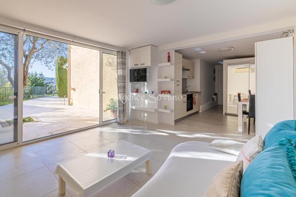 Magnifique villa contemporaine de 8 pièces avec piscine pool house jardin terrain salle de sport au calme.