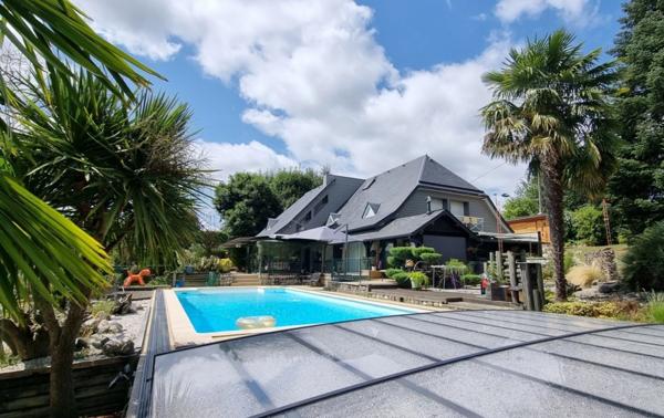 Dpt Hautes Pyrénées (65), à vendre proche de TARBES maison P8 de 220 m², 4 chambres - Terrain de 4 395,00 m²