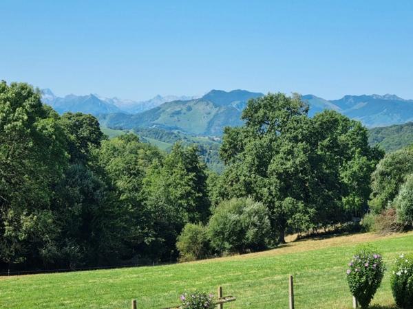 Dpt Hautes Pyrénées (65), à vendre proche de TARBES maison P8 de 220 m², 4 chambres - Terrain de 4 395,00 m²