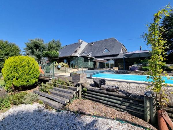 Dpt Hautes Pyrénées (65), à vendre proche de TARBES maison P8 de 220 m², 4 chambres - Terrain de 4 395,00 m²