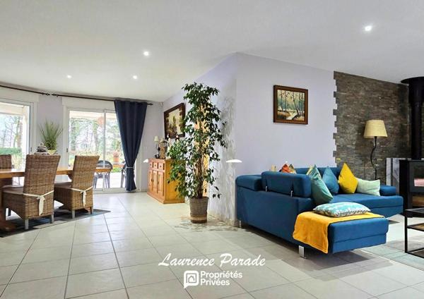 Maison avec garage piscine et porche