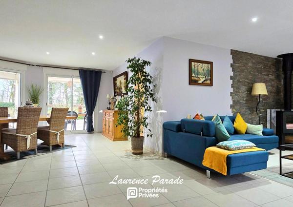Maison avec garage piscine et porche