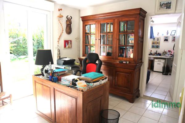 MAGNIFIQUE MAISON DE 220 M2,DANS UN LIEU RECHERCHE, AVEC PISCINE SUR UN TERRAIN DE 610 M2. PROCHE DE ROYAN. Royan (17200)