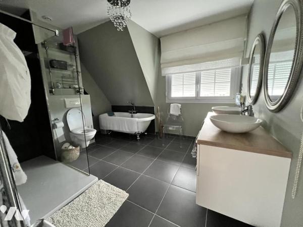 BOULOGNE SUR MER A VENDRE MAISON INDEPENDANTE AVEC SOUS SOL COMPLET GARAGE ET JARDIN