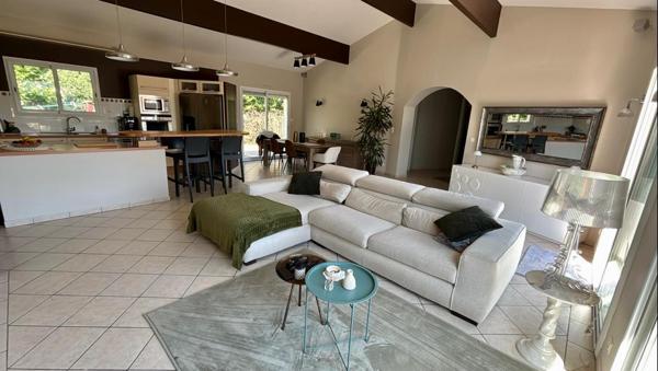 Belle maison familiale de plain pied au calme