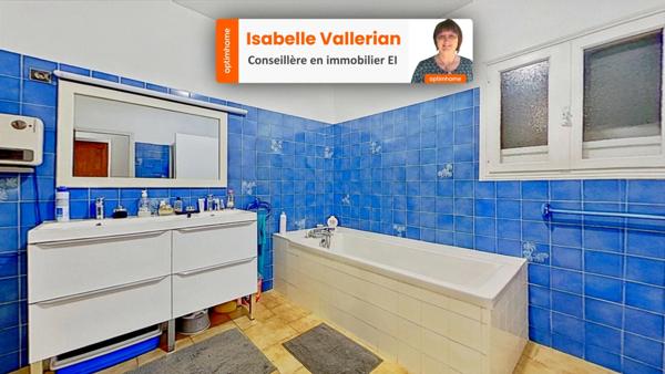 A vendre à Aigues-Mortes : Mas avec Piscine et Appartements Locatifs