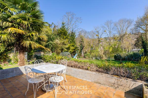 Maison rénovée avec ponton sur l’Île de Vaux : les charmes des bords de Seine
