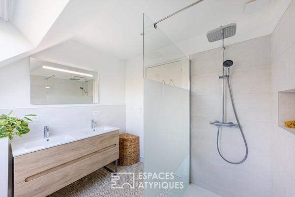 Maison rénovée avec ponton sur l’Île de Vaux : les charmes des bords de Seine