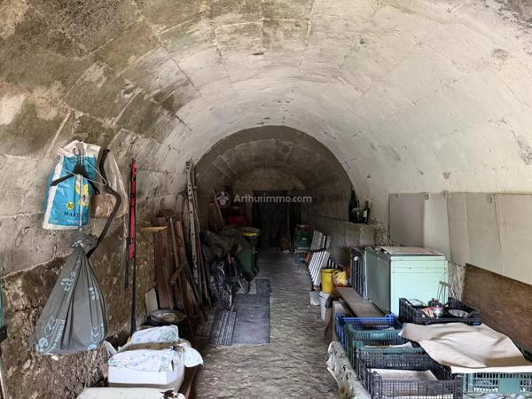 Vente                                                      Maison
                        
                     2 pièces                      25 m2                     à La Chartre-sur-le-Loir