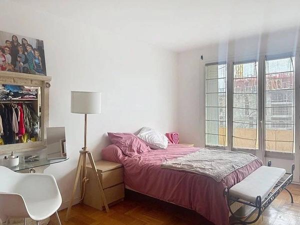 Appartement T4 traversant Est-Ouest avec grand balcon