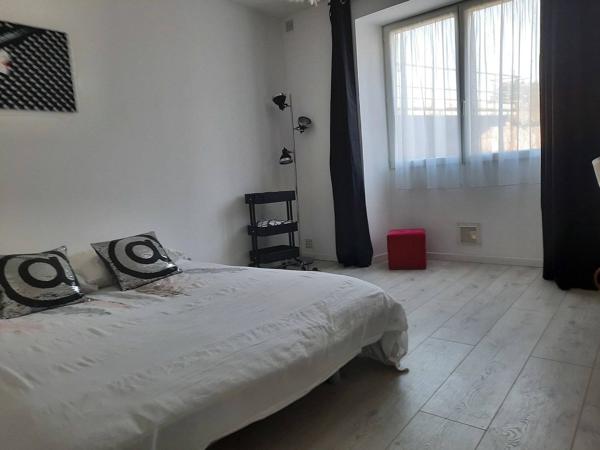 MAISON DE VILLE PLUS STUDIO