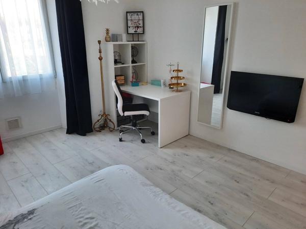 MAISON DE VILLE PLUS STUDIO