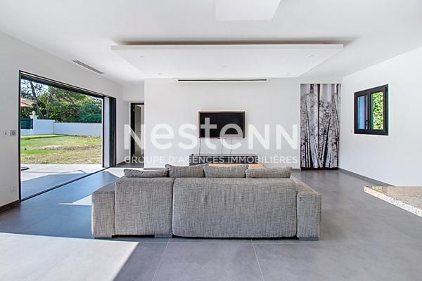 A VENDRE VIDAUBAN Maison contemporaine de 185m² 4 chambres GARAGE sur 1200m2 de terrain