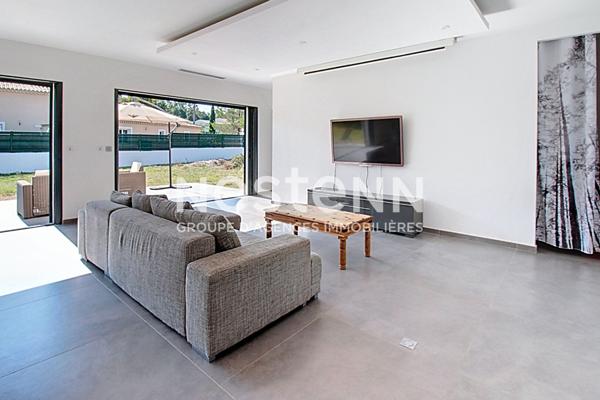 A VENDRE VIDAUBAN Maison contemporaine de 185m² 4 chambres GARAGE sur 1200m2 de terrain