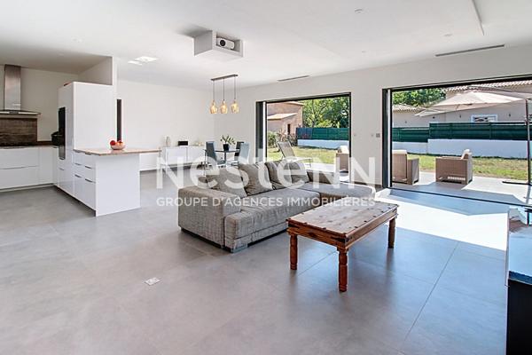 A VENDRE VIDAUBAN Maison contemporaine de 185m² 4 chambres GARAGE sur 1200m2 de terrain