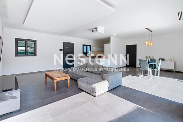 A VENDRE VIDAUBAN Maison contemporaine de 185m² 4 chambres GARAGE sur 1200m2 de terrain