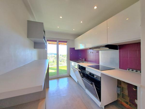 Magnifique appartement T3 Rénové traversant, VUE MER