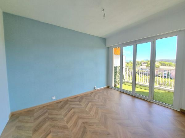 Magnifique appartement T3 Rénové traversant, VUE MER