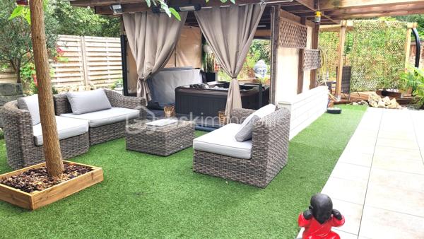 Maison contemporaine de 239 m²