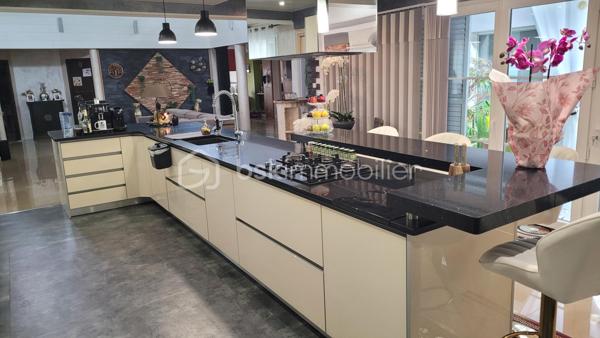 Maison contemporaine de 239 m²