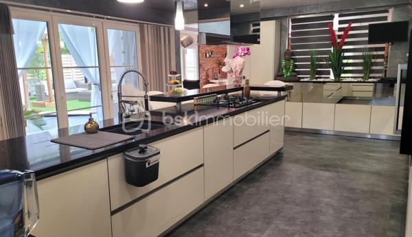 Maison contemporaine de 239 m²