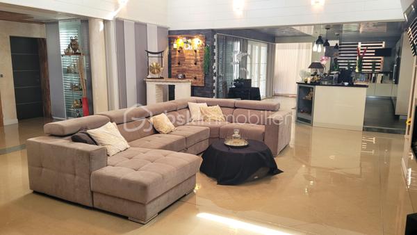 Maison contemporaine de 239 m²