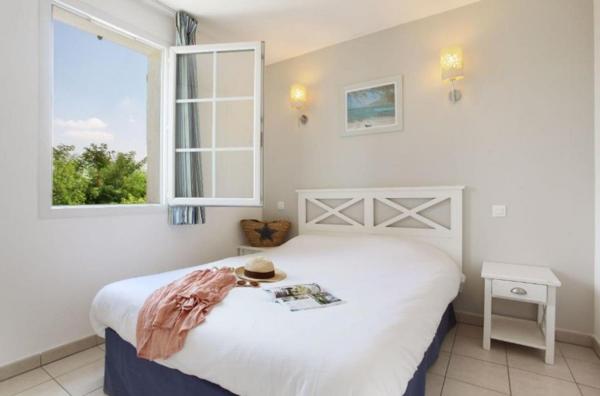 INVESTISSEMENT LOCATIF – CABRIES – Résidence de Tourisme Le Golf de la Cabre d'Or - 4,80 % de rentabilité