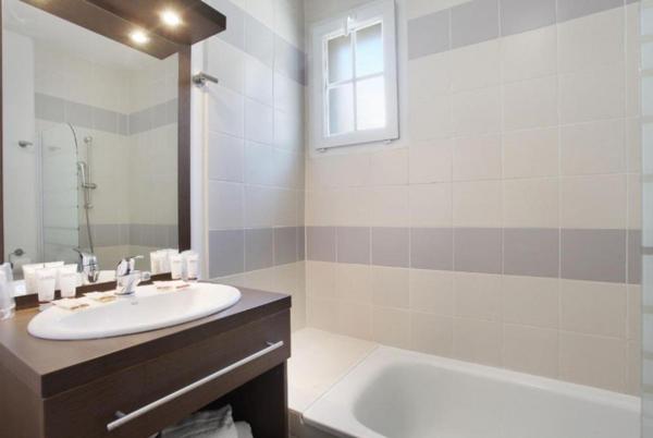 INVESTISSEMENT LOCATIF – CABRIES – Résidence de Tourisme Le Golf de la Cabre d'Or - 4,80 % de rentabilité