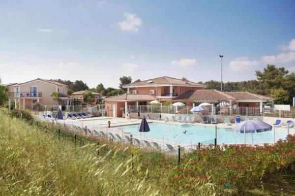 INVESTISSEMENT LOCATIF – CABRIES – Résidence de Tourisme Le Golf de la Cabre d'Or - 4,80 % de rentabilité