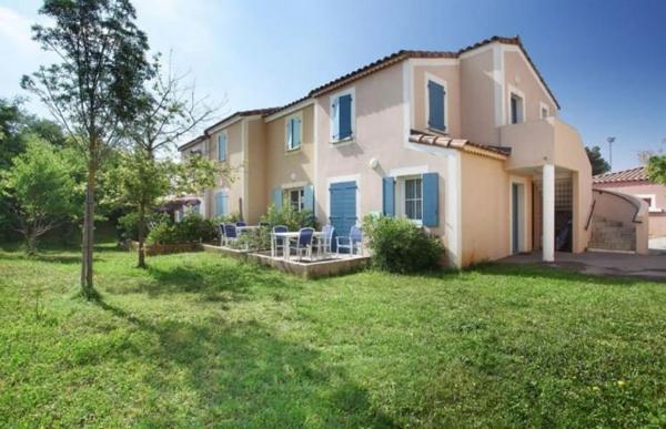 INVESTISSEMENT LOCATIF – CABRIES – Résidence de Tourisme Le Golf de la Cabre d'Or - 4,80 % de rentabilité