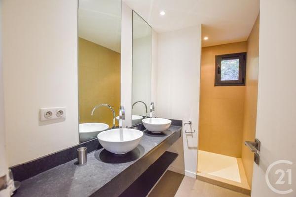 maison à vendre 8 pièces - 250 m2 CAVALAIRE SUR MER - 83